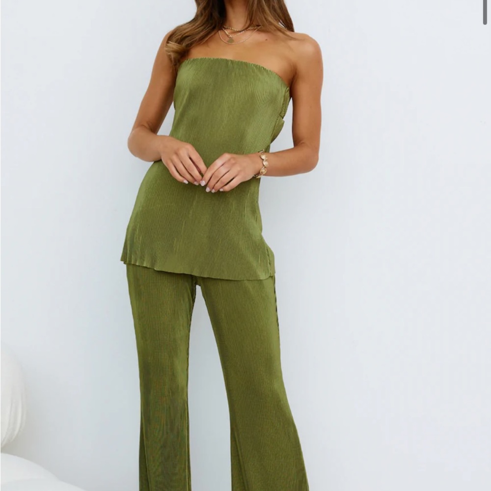 Shimmery green strapless top